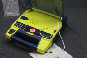 33898 Cardiac Science Aed Trainer With Test Electrodes Remote - Tested Video #3