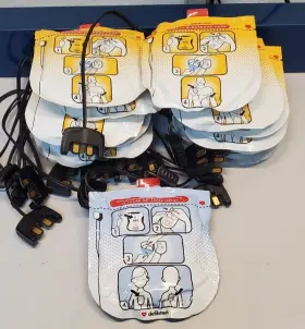 Ddp-2002 Defibtech Ddp-2001 Lot Of 17 16 And 1 Adult Electrode Pads