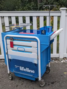014448 Metro Lifeline Crash Cart For Defibrillator Medical Surgical Cardiac Zoll