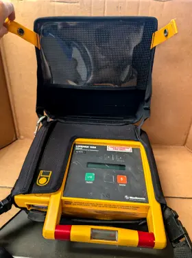 3005400-000 Physio-control Aed Lifepak 500 Automated Defibrillator With Case And Battery