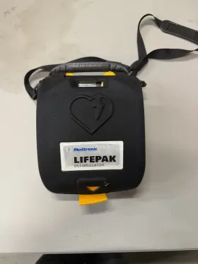 Physio-control 3200731-006 Lot Of 2 Lifepak Cr Plus Great Condition With Case