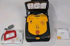 Physio-control 3200731-009 Lifepak Cr Plus With Case