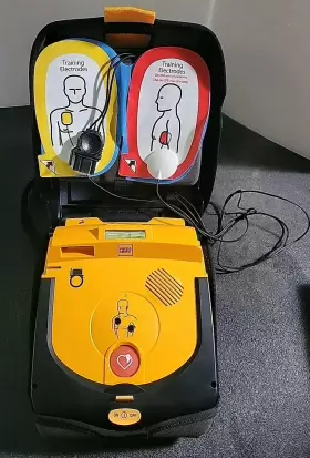 3200731-010 Physio-control Aed Trainer Defibrillator Lifepak Cr-t Plus With Pads And Case #2