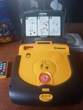 80403000148 Physio-control Aed Trainer Lifepak Cr-t In Great Condition It Was Used For Emt Students