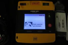 99425-000025 Physio-control Lifepak 1000 With 3-lead Cable Display Model- #2