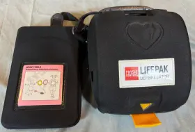 99427-000129 Physio-control Medtronic Lifepak Express Defibrillator With Carrying Case Expired Unused Pads