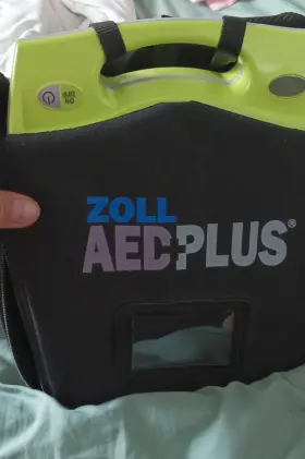 Zoll 8900-0402 Aed Plus Defibrillator With Cpr Stat-padz Adult Electrode Pads