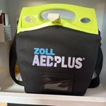 Zoll Aed Plus Defibrillator With Pads Batteries And Carry Case. Fixed Price $850.00.